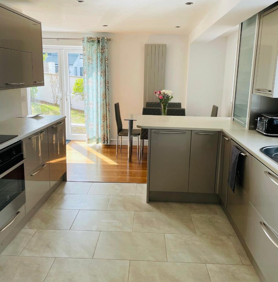 Sunny Corner, Padstow. Spacious 3 Bedrooms, 2.5 Bathrooms, Parking, Garden. Kültér fotó