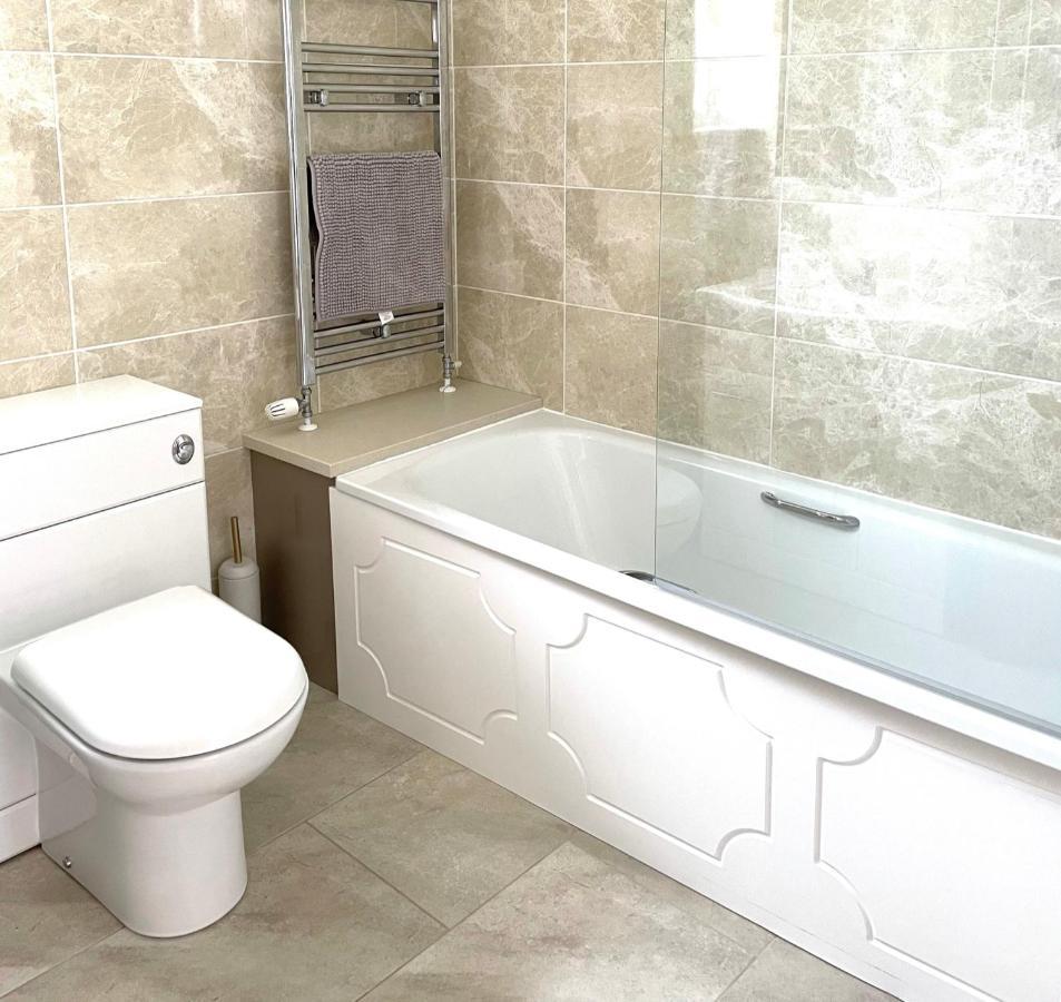 Sunny Corner, Padstow. Spacious 3 Bedrooms, 2.5 Bathrooms, Parking, Garden. Kültér fotó